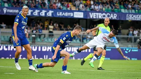 国际米兰2-0完胜，埃斯波西托制胜，球队士气高涨喜迎胜利